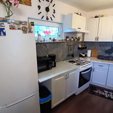 Leona Bregi Apartman *