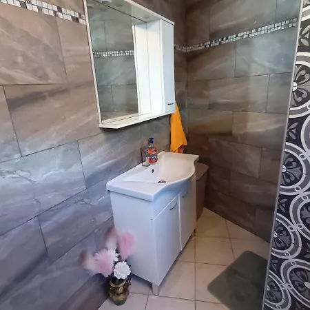 Apartment Leona Bregi