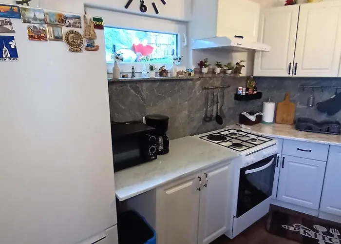 Leona Bregi Apartman *