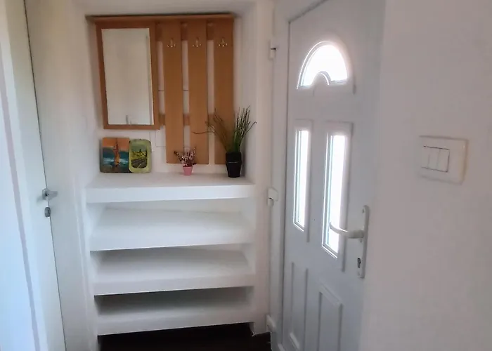 Leona Bregi Apartman *